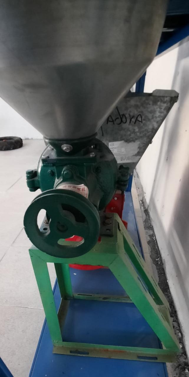 Molino pulverizador de café con motor eléctrico, gasolina o sin motor. Precio Varia