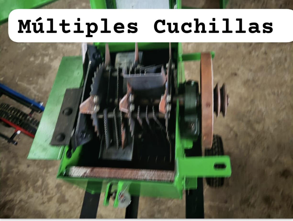 Picadora de Pasto Molino de Martillo con Motor Gasolina 7.5hp